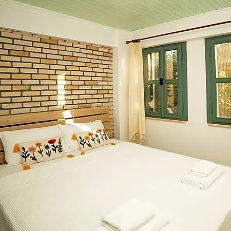 Paradise Imroz Butik Hotel 3*